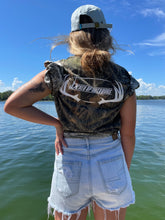 Load image into Gallery viewer, Horns Short Sleeve Pocket Tee in Mossy Oak DNA Camo